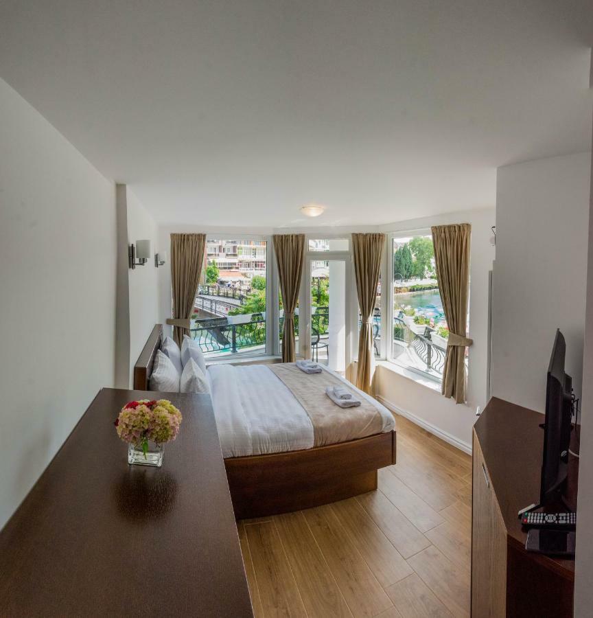 Seasons Hotel Struga Bagian luar foto