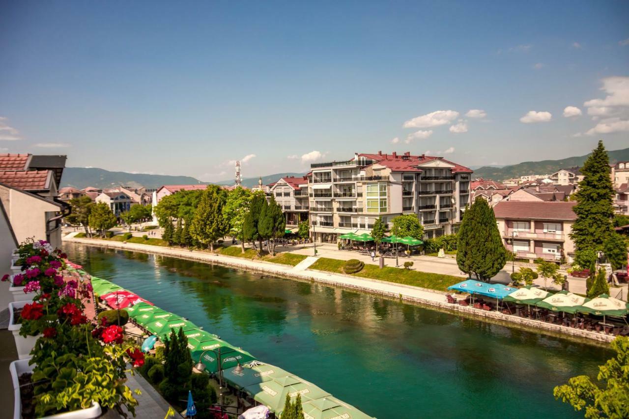Seasons Hotel Struga Bagian luar foto