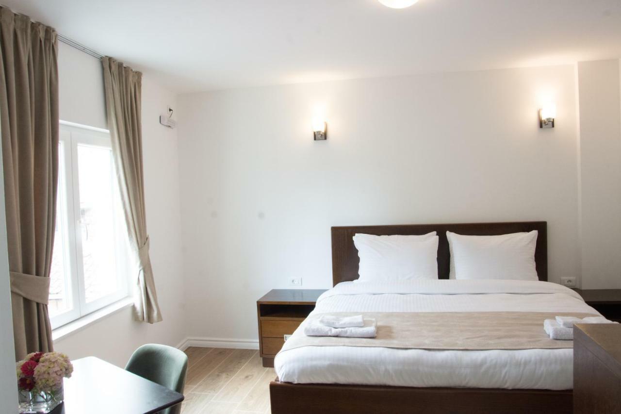 Seasons Hotel Struga Bagian luar foto