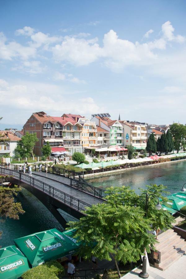 Seasons Hotel Struga Bagian luar foto