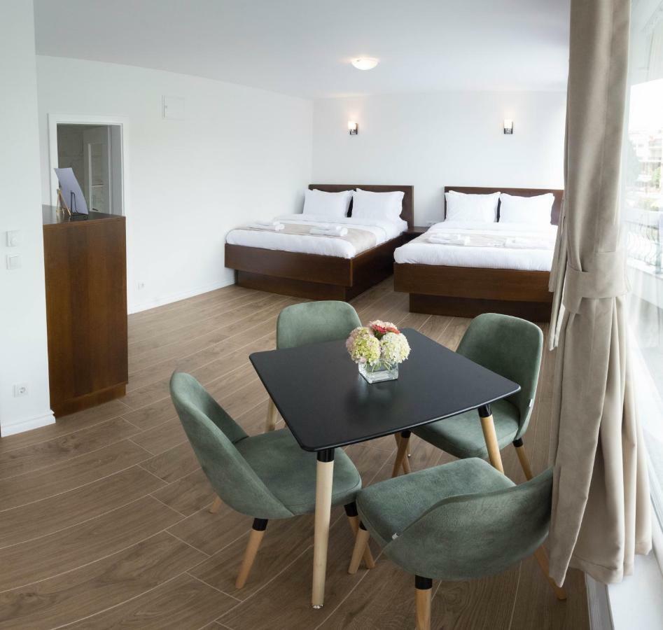 Seasons Hotel Struga Bagian luar foto