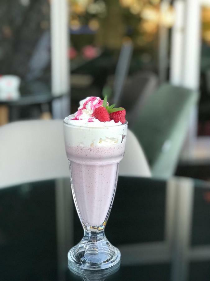 Seasons Hotel Struga Bagian luar foto