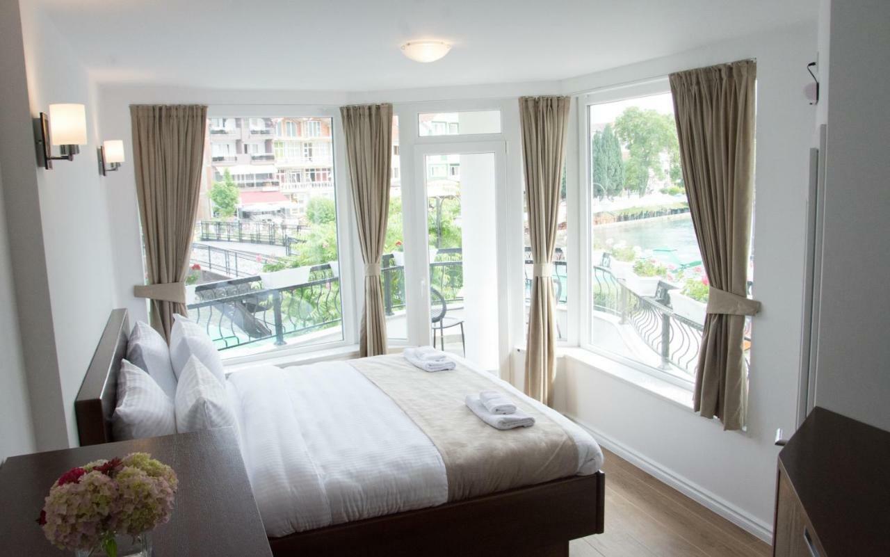 Seasons Hotel Struga Bagian luar foto