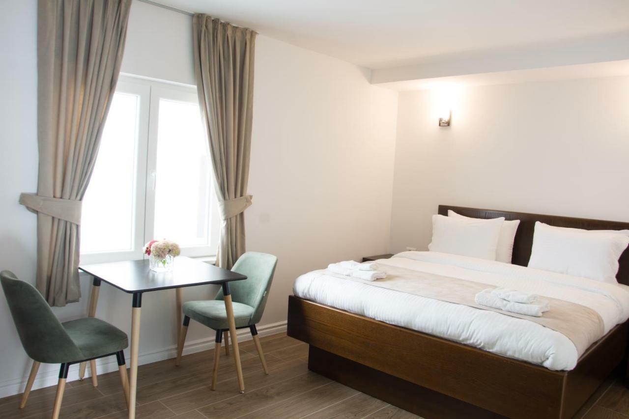 Seasons Hotel Struga Bagian luar foto
