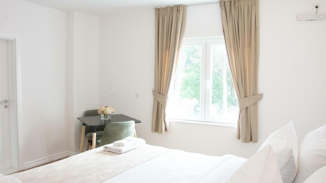 Seasons Hotel Struga Bagian luar foto